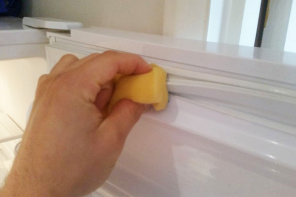 Suggerimenti per la manutenzione fai-da-te di frigoriferi e congelatori commerciali |Controllare regolarmente le guarnizioni di tenuta