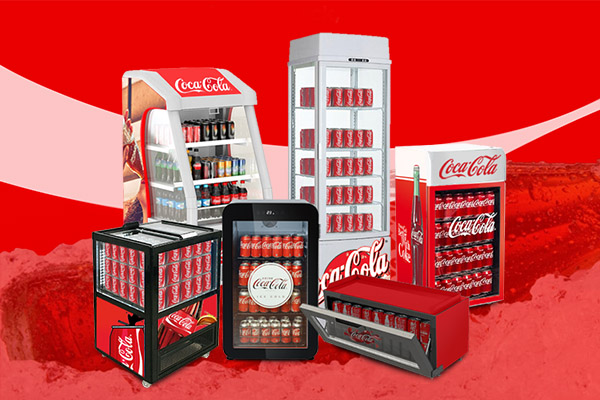 Frigoriferi con display di marca per la promozione di Coca-Cola