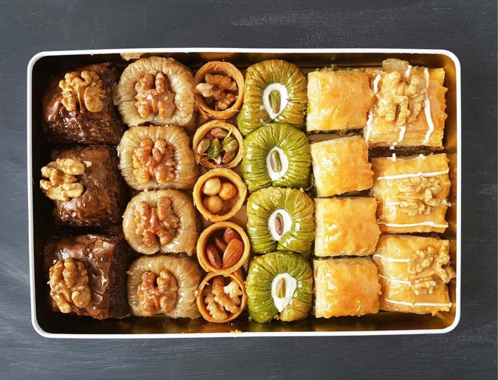 Sab saum toj 10 Cov khoom qab zib nrov thoob ntiaj teb no.9: Arabic Baklava