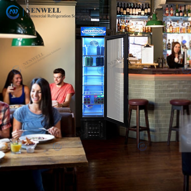 Plonas komercinis vertikalių durų gėrimų alaus ekrano aušintuvas šaldytuvas su viršutine šviesos dėže