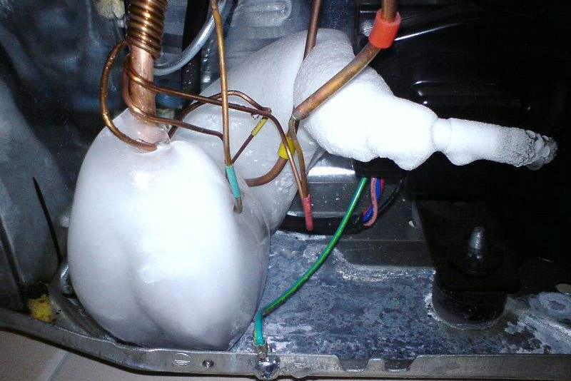 Kako vedeti, ali iz vašega hladilnika pušča freon (hladilno sredstvo)