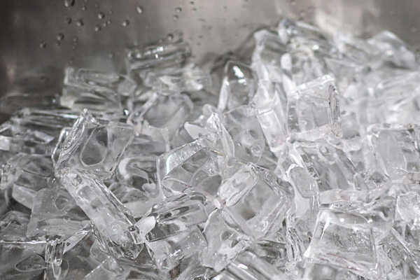 Commercial Refrigerator & Freezer DIY Maintenance Tips | Avoid Storage Of Moldy And Polluted Ice